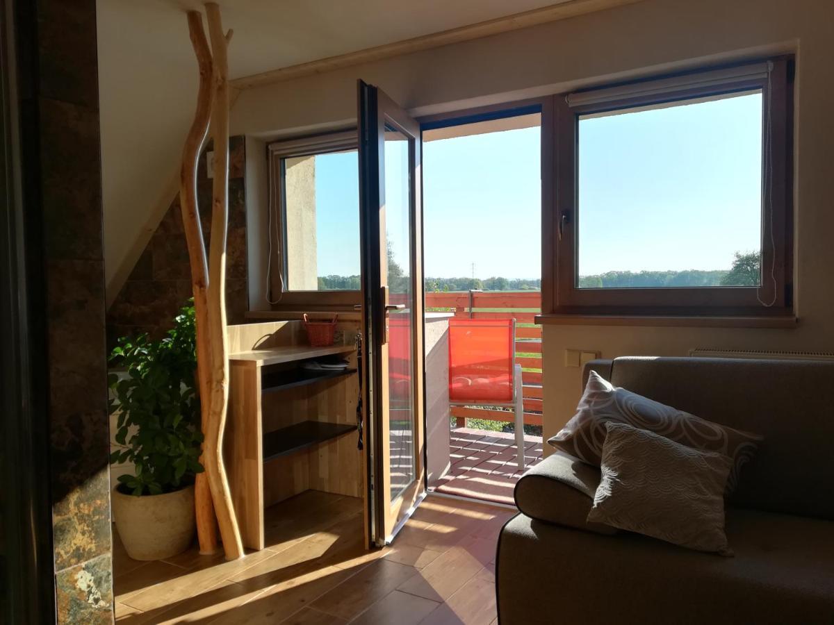 Apartman Life In Nature Jaronice Екстер'єр фото